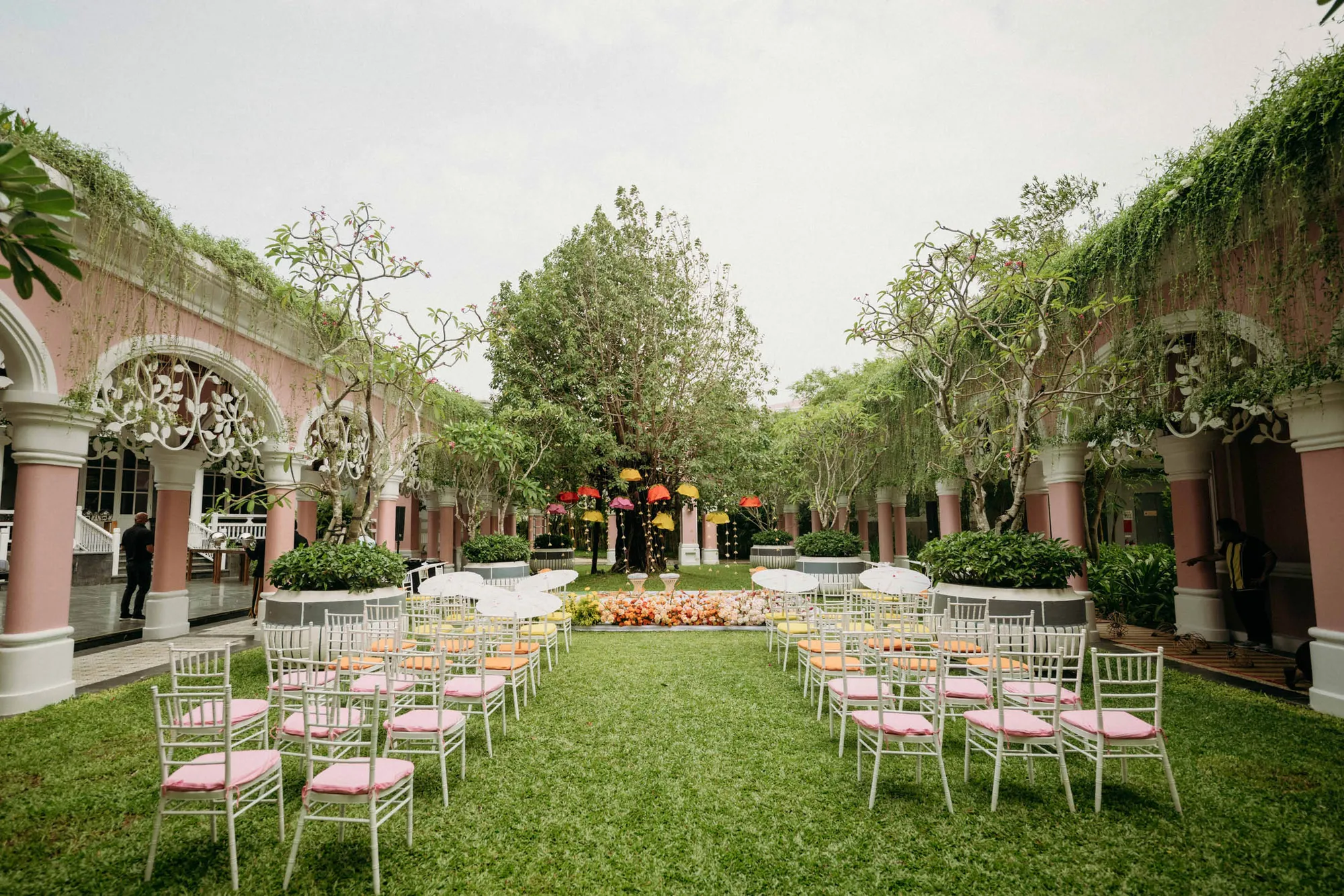 Підготовка до традиційної індійської церемонії на весіллі Баджаджа та Дханди у В’єтнамі.